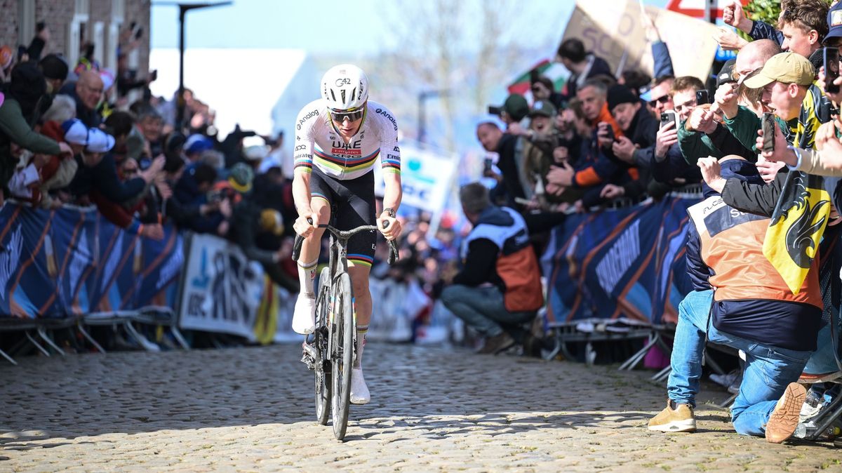 Pogačar po sólovém úniku vyhrál ikonický cyklistický závod Kolem Flander
